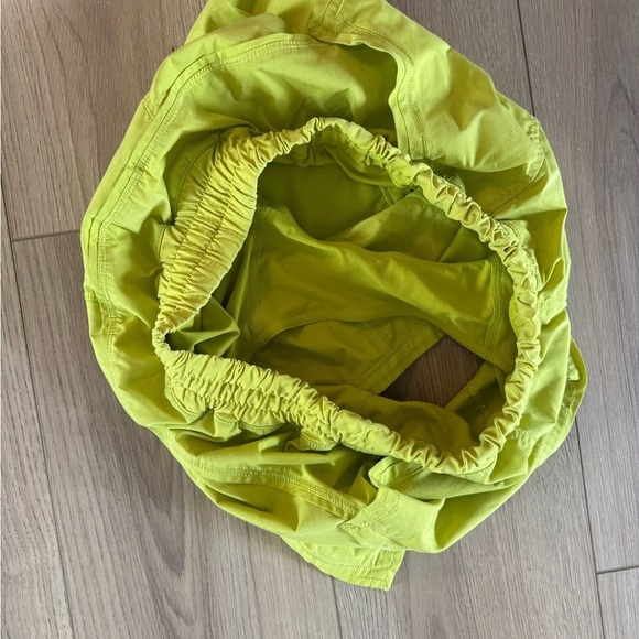 Lululemon Shake & Break Short in Split Pea - Picture 5 of 7